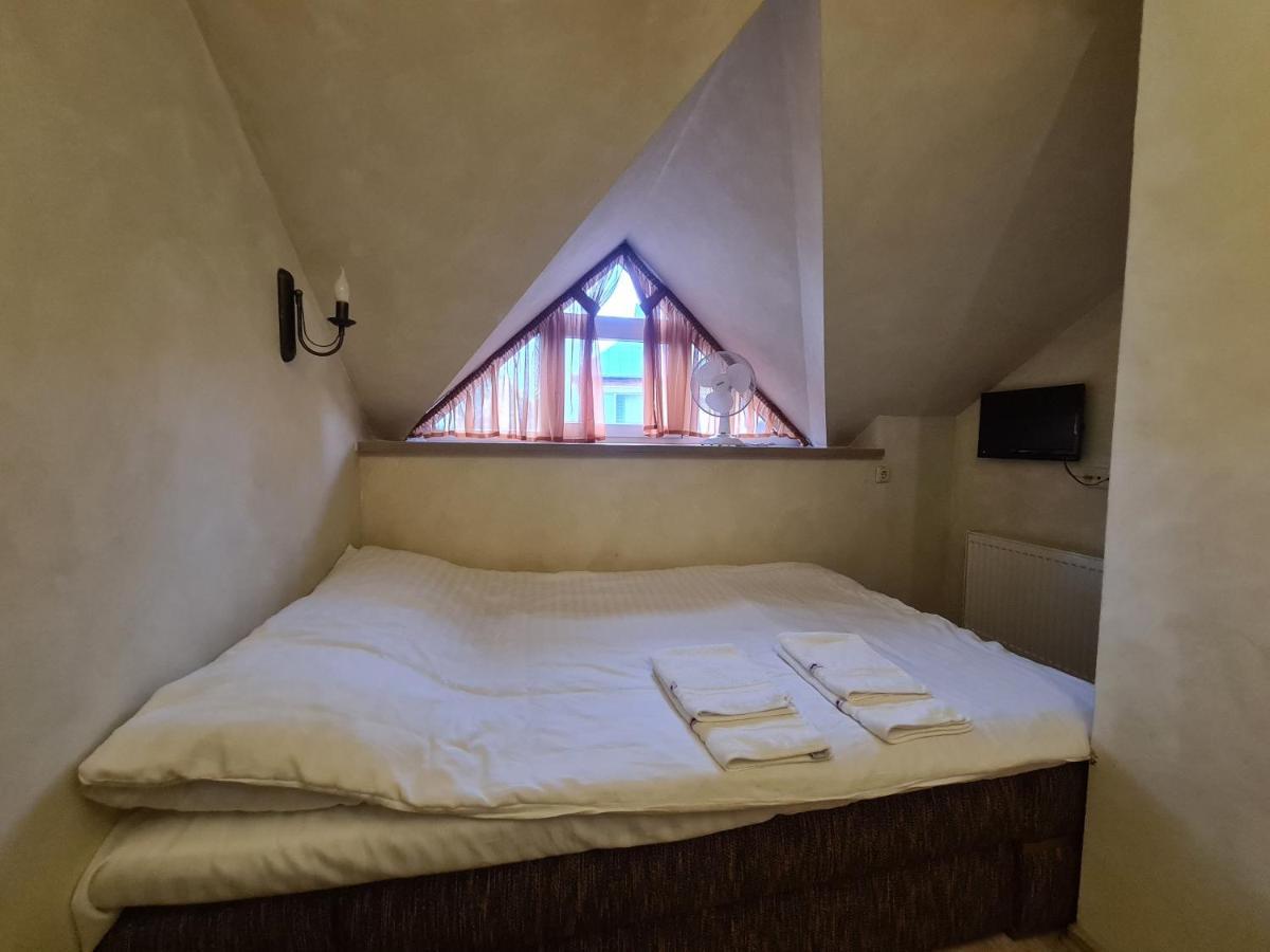 Meldynas Motel Vabalninkas Buitenkant foto